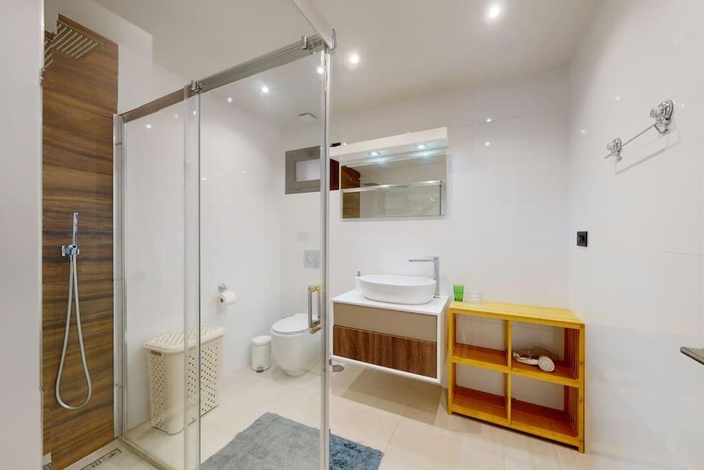 Apartman S Vlastnim Bazenem 오리후엘라 외부 사진
